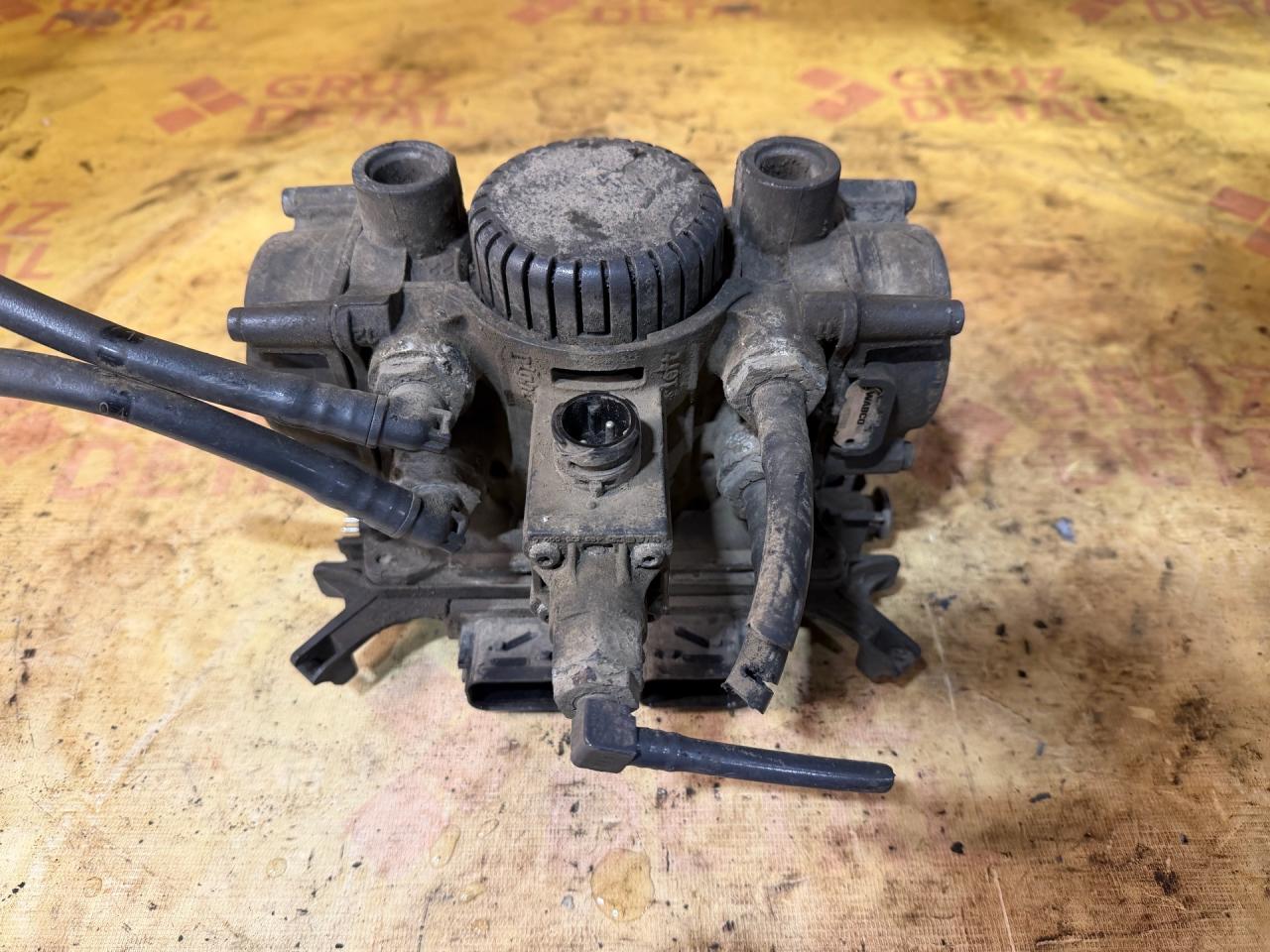 кран модулятор EBS Mercedes-Benz Actros 3 поколение (MP3) 2017, OM501, 4801050060 - фото №1