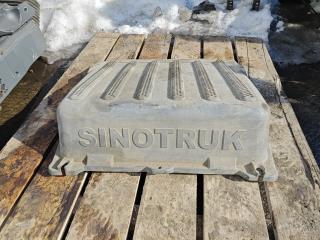 крышка аккумулятора Sitrak C7H MAX 2023, WG9525760314