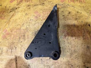 кронштейн переднего бампера 