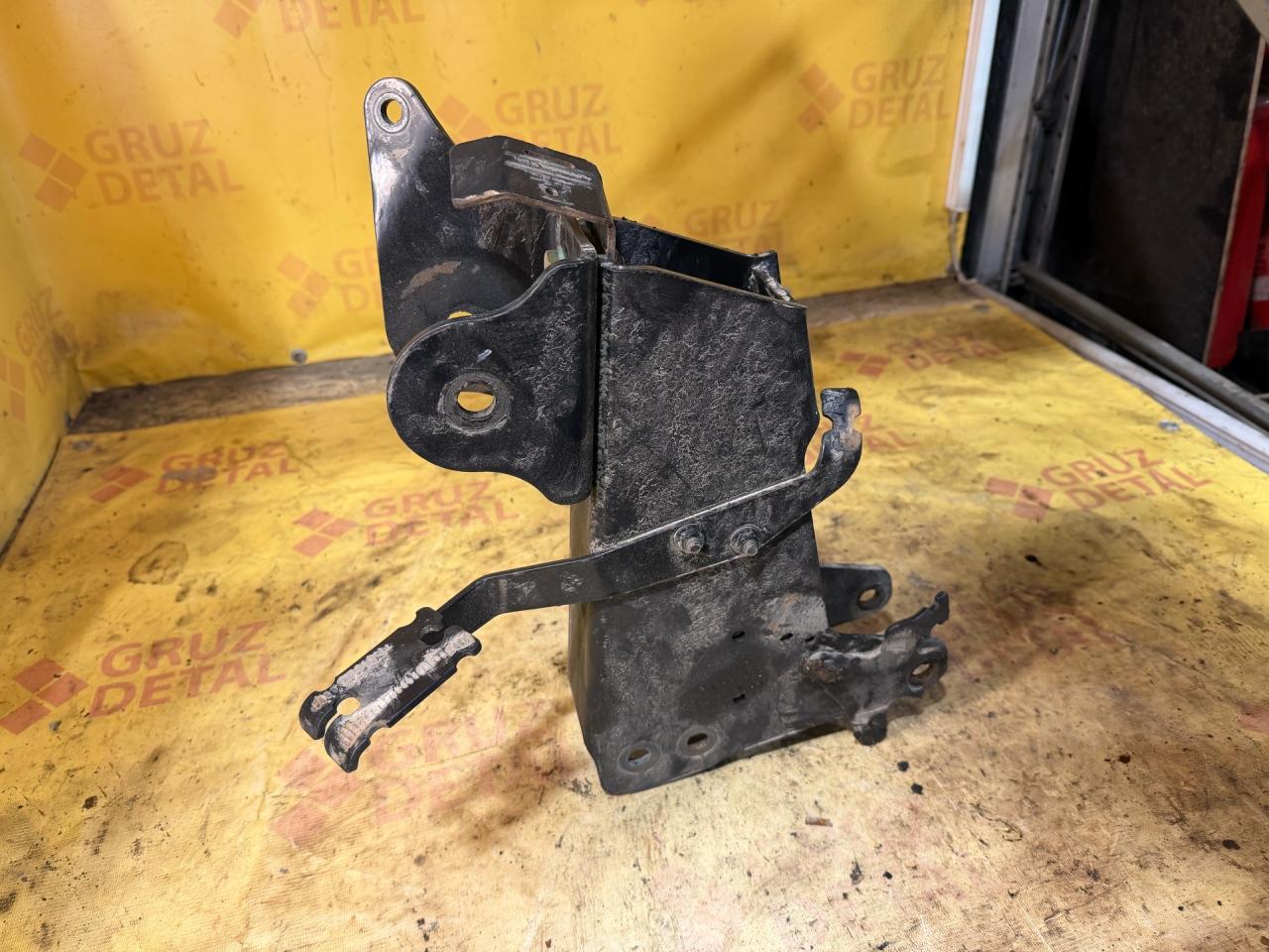 кронштейн торсиона кабины MAN TGX 1 поколение 2018 - фото №1