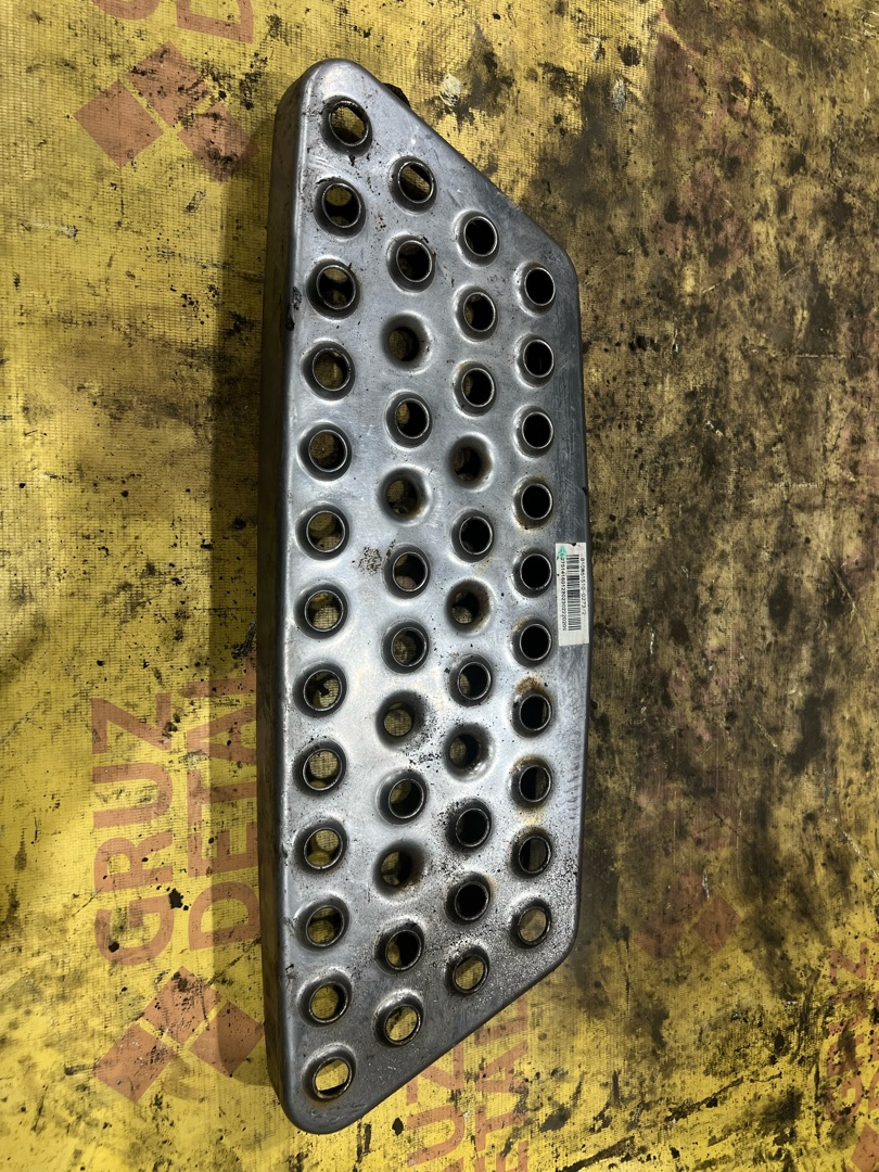 подножка Sitrak C7H 2023, 810W615100273 - фото №1