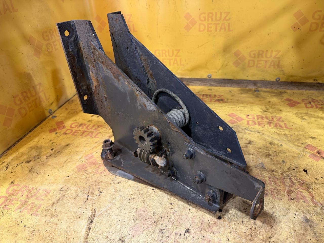 крепление запаски Mercedes-Benz Actros 3 поколение (MP3) 2017, OM501, A9424000739 - фото №1