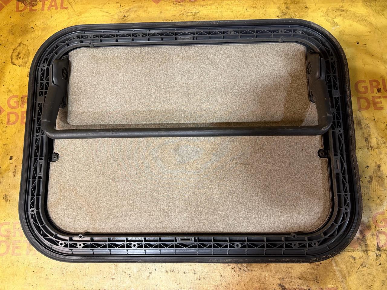 люк - фото №1