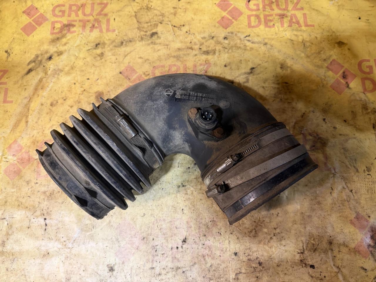 патрубок воздушного фильтра Mercedes-Benz Actros 3 поколение (MP3) 2017, OM501 - фото №1