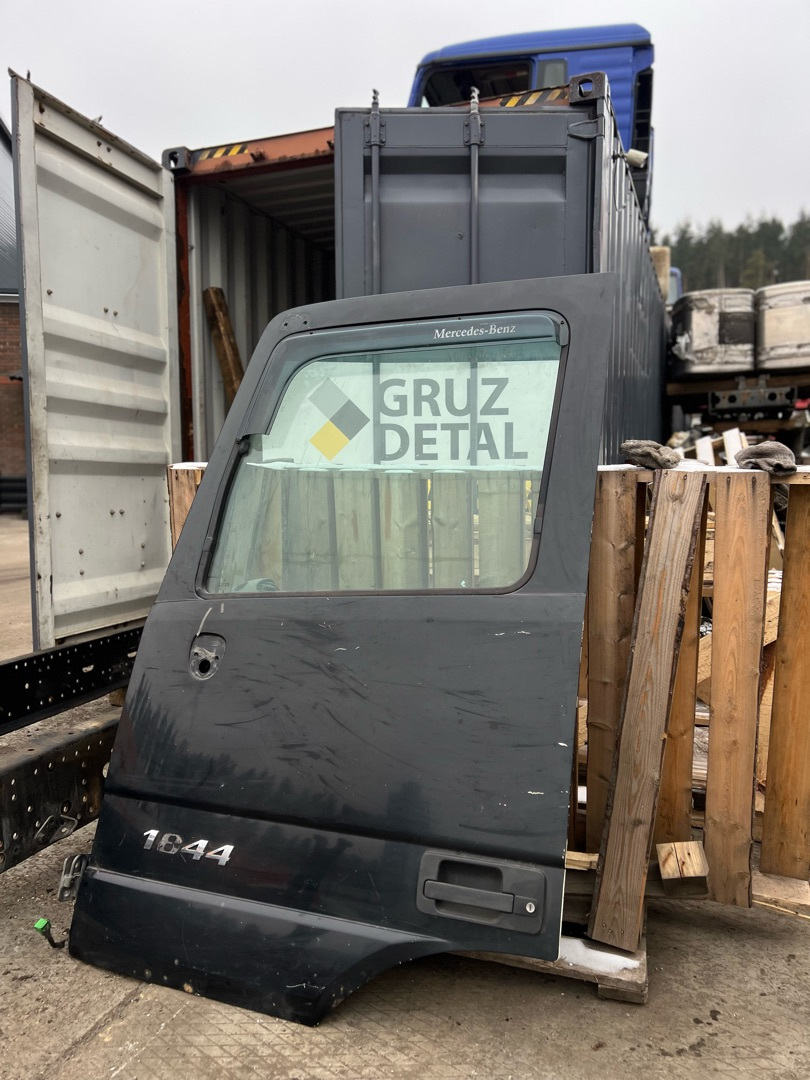 дверь задняя левая Mercedes-Benz Actros 3 поколение (MP3) 2017, OM501, A9437201405, 9437200105 - фото №1