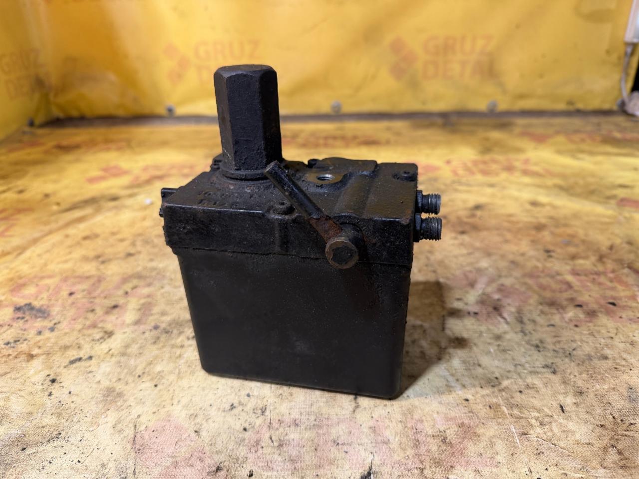 насос подъёма кабины - фото №1