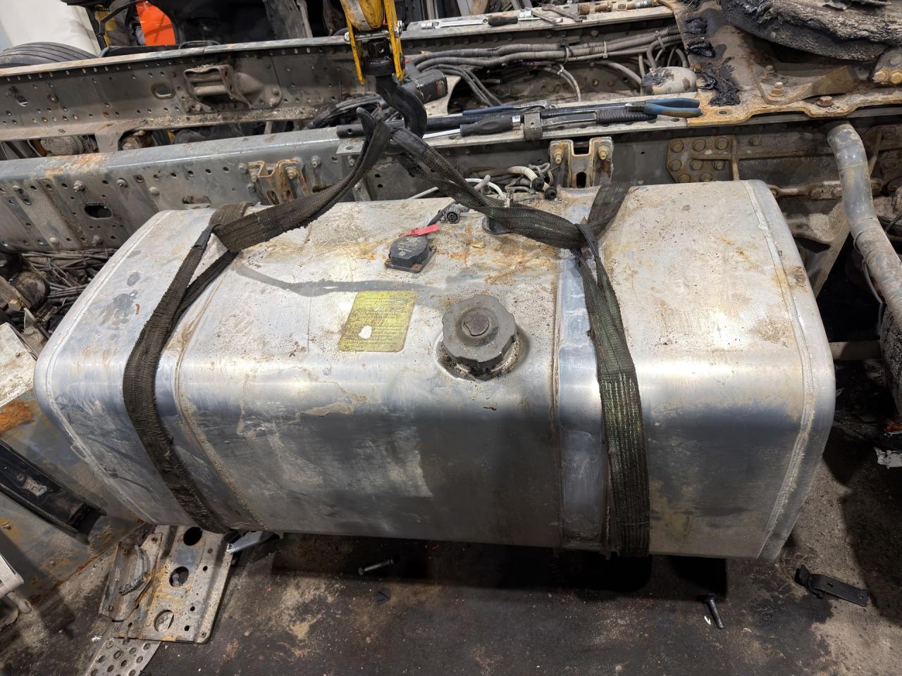 бак топливный Sitrak C7H 2023, АКПП, WG9725550610 - фото №1