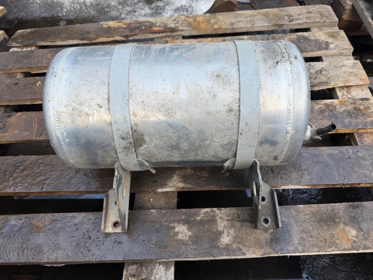 ресивер пневмоподвески Sitrak C7H MAX 2023, WG9000360799 - фото №1