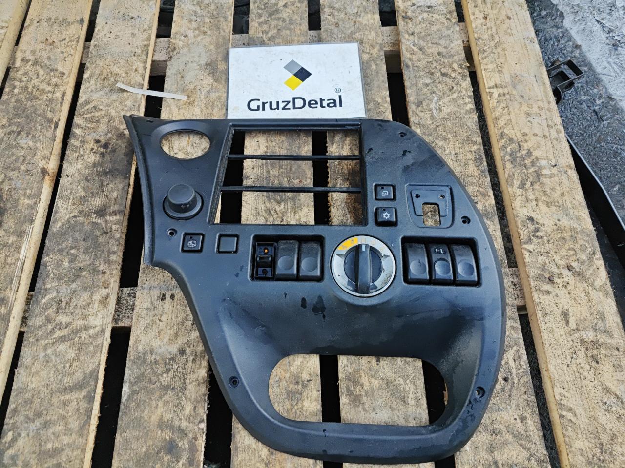 консоль салона DAF XF 105 1 поколение 2012, MX340 U1, 1634735 - фото №1