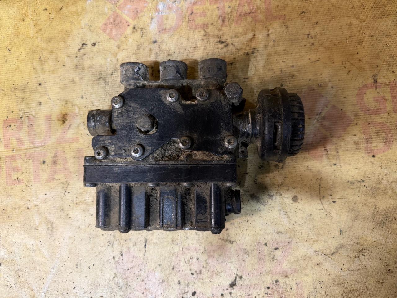 кран уровня подвески MAN TGX 1 поколение 2017, МКПП, 4728800300 - фото №1