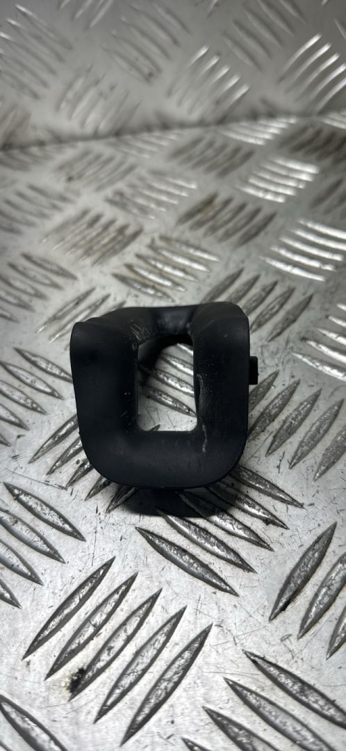 уплотнитель Audi A6 4F/C6 2006, 2.4 л., i, BDW, бензин, вариатор, чёрный, седан, передний привод, правый руль, 4F0837087 - фото №1