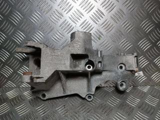 кронштейн (крепление) Volkswagen Passat B5 [рестайлинг] 2001, 1.9 л., TDi, дизель, МКПП, 038903143AE