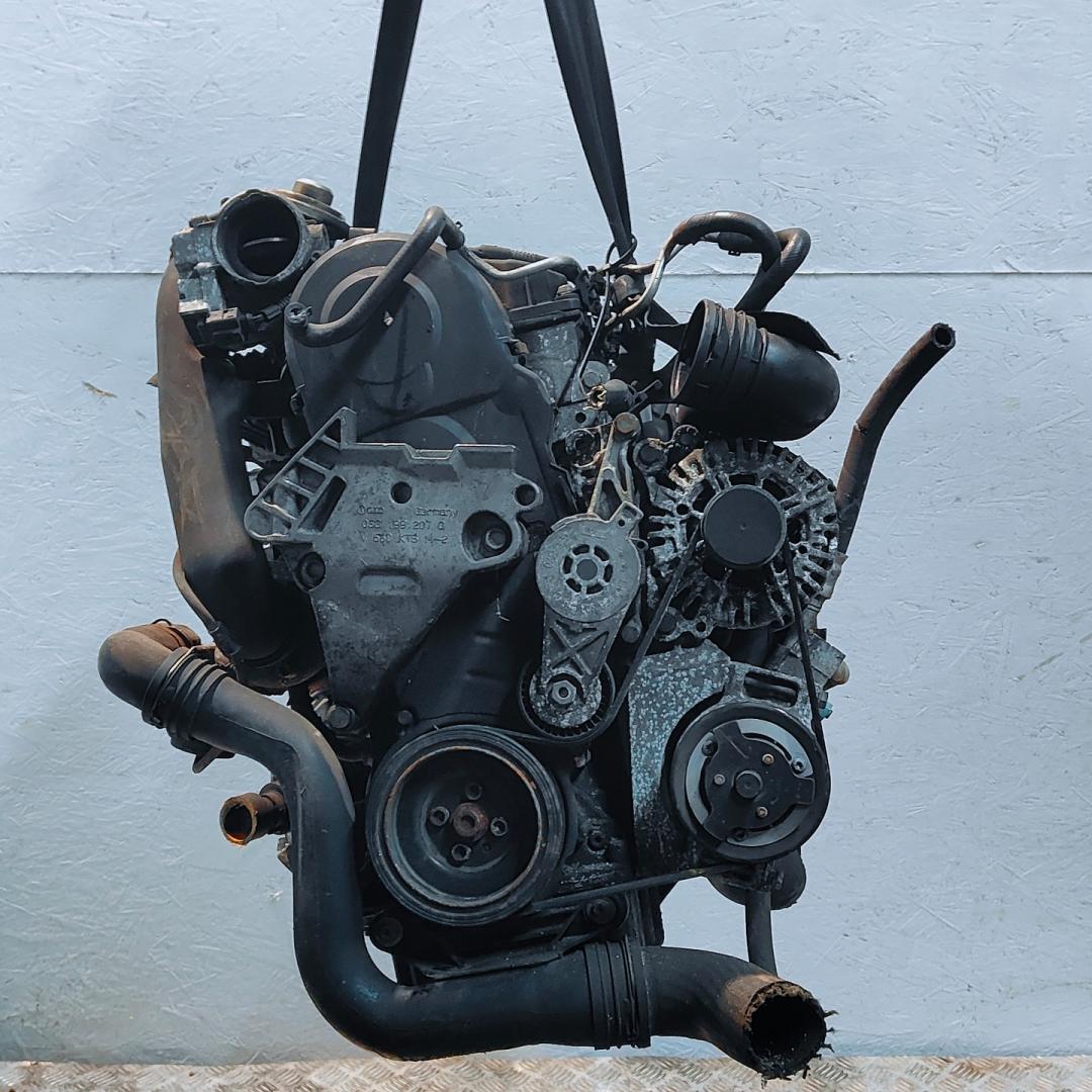 двигатель Volkswagen Golf 5 поколение 2009, 1.9 л., TDi, BXE, дизель, 5МКПП, передний привод, BKC, BXE - фото №1