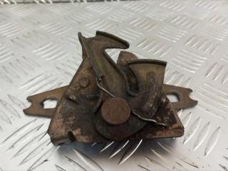 замок капота Volkswagen Passat B3 1990