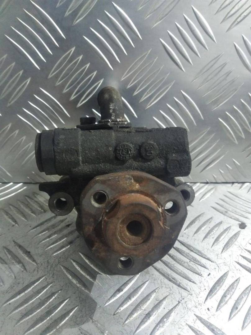 насос гидроусилителя руля Volkswagen Golf 4 поколение 2002, 2.0 л., i, бензин, 1J0422154A - фото №1