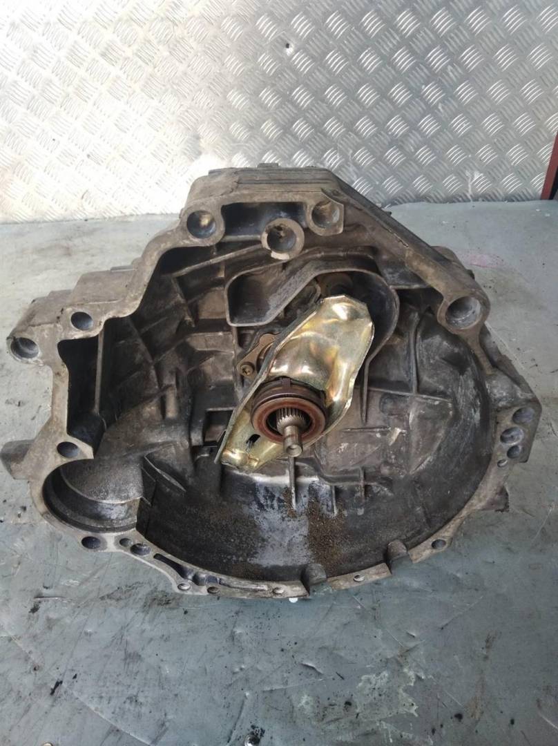 КПП механическая (МКПП) Audi A4 B5 1999, 1.8 л., бензин, DHZ - фото №1