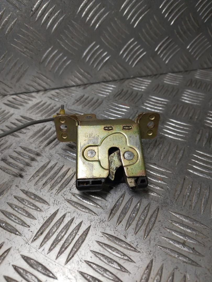 замок багажника Opel Corsa B 1994, хетчбэк 5 дв., 90387847 - фото №1