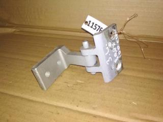 петля двери Audi 100 4A/C4 1994, 4A0833401