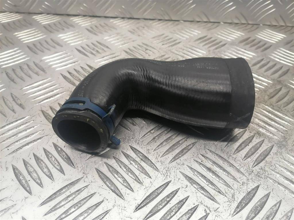 патрубок интеркулера Volkswagen Touran 1 поколение 2004, 1.9 л., TDi, дизель, YM216F072GB - фото №1