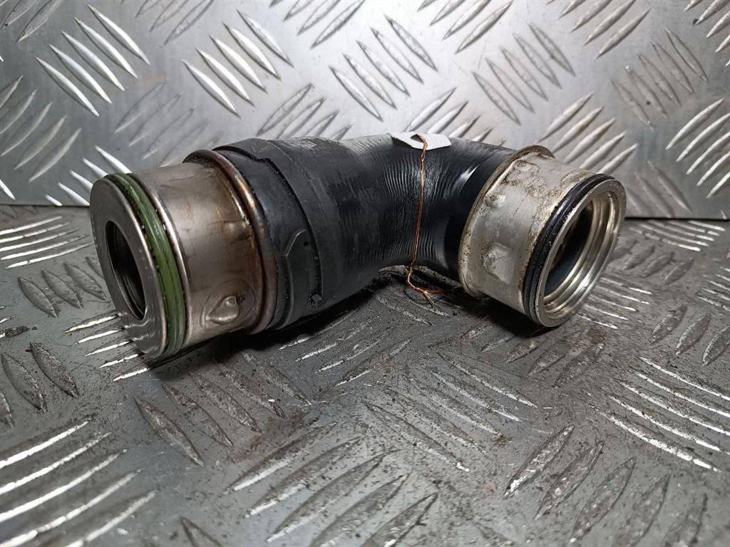 патрубок интеркулера Volkswagen Passat B6 2006, 1.9 л., TDi, дизель, 1T0145790B - фото №1