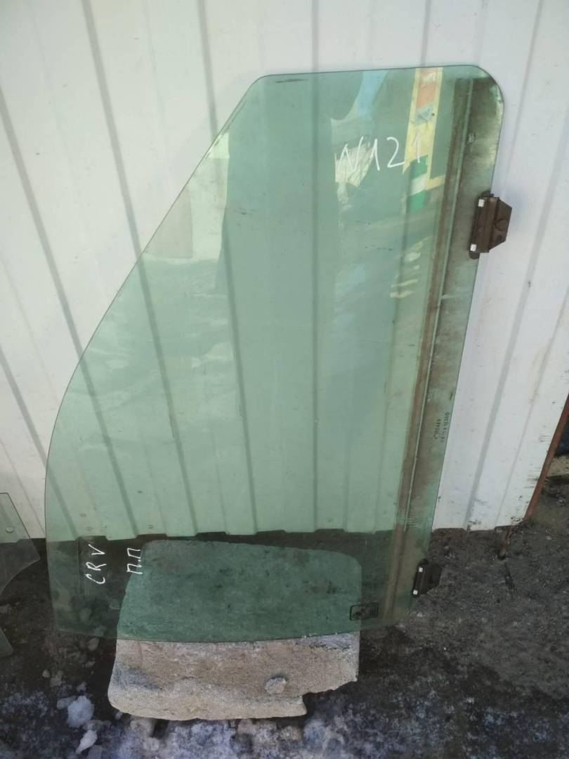 стекло двери передней правой Chrysler Voyager 3 поколение 1998, i, бензин, МКПП, минивэн - фото №1
