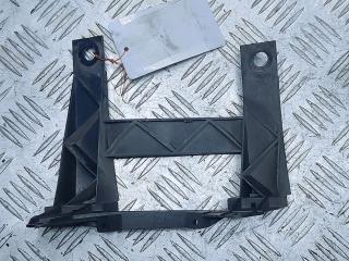 крепление фары правой Volkswagen Transporter T5 2006, 2.5 л., TDi, AXD, дизель, робот, серебристый, микроавтобус, передний привод, правый руль, 1301329422