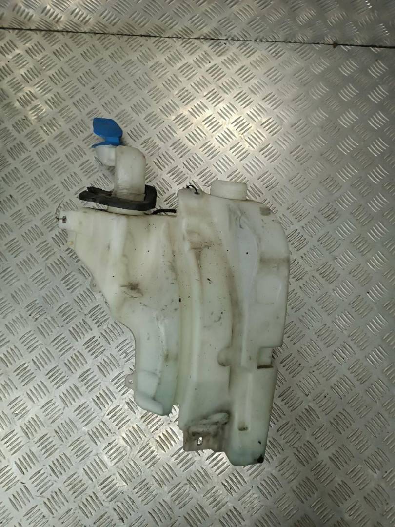 бачок омывателя Audi A8 D3/4E 2004, 4.2 л., i, бензин, седан, 4E0955453H, 4E0955453J - фото №1
