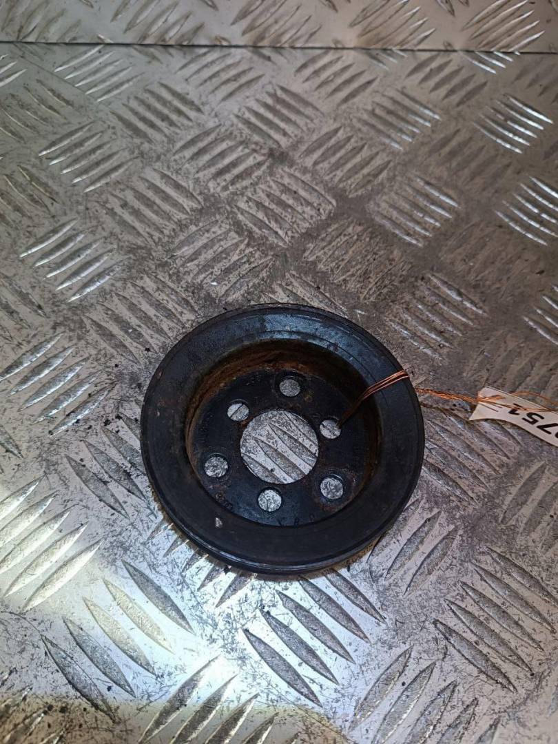 шкив насоса гидроусилителя Audi A4 B5 1998, 1.8 л., i, бензин, 058145255DE - фото №1