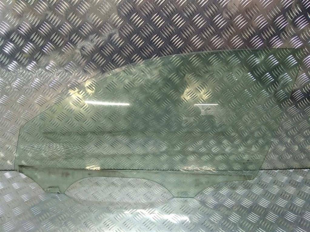 стекло двери передней левой Volkswagen Passat B5 1999 - фото №1