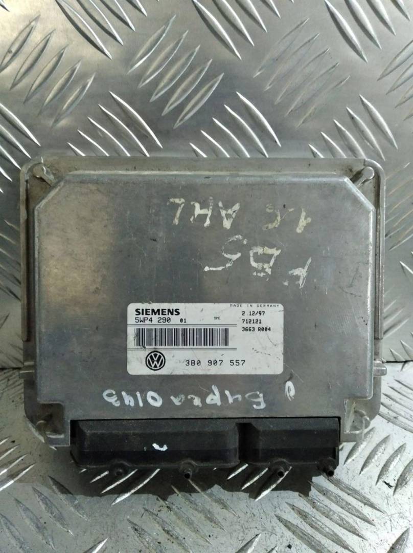 блок управления двигателем Volkswagen Passat B5 1997, 1.6 л., i, бензин, 5WP4290, 3B0907557 - фото №1