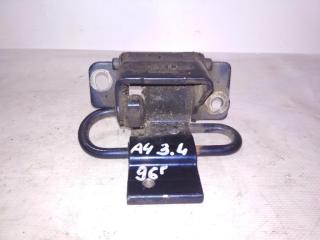 петля двери Audi A4 B5 1996
