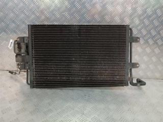 радиатор кондиционера Volkswagen Golf 4 поколение 2000, 1.4 л., i, бензин, 1J0820411D