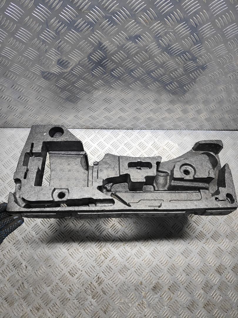 ящик под инструменты Volkswagen Passat B6 2007, 2.0 л., TDi, BMR, дизель, 6МКПП, чёрный, седан, передний привод, правый руль, 3C5012115D - фото №1