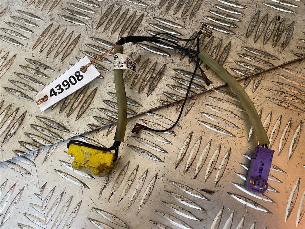 разъем (фишка) проводки Volkswagen Caddy 3 поколение 2006, 1K0971584 - фото №1