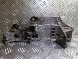 кронштейн генератора Volkswagen Golf 4 поколение 2001, 1.6 л., i, бензин, 06A903143P