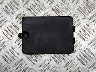 крышка блока предохранителей Audi Q7 4L 2006, 3.0 л., TDi, BUG, дизель, АКПП, бежево-серый, внедорожник 5 дв., полный привод, правый руль