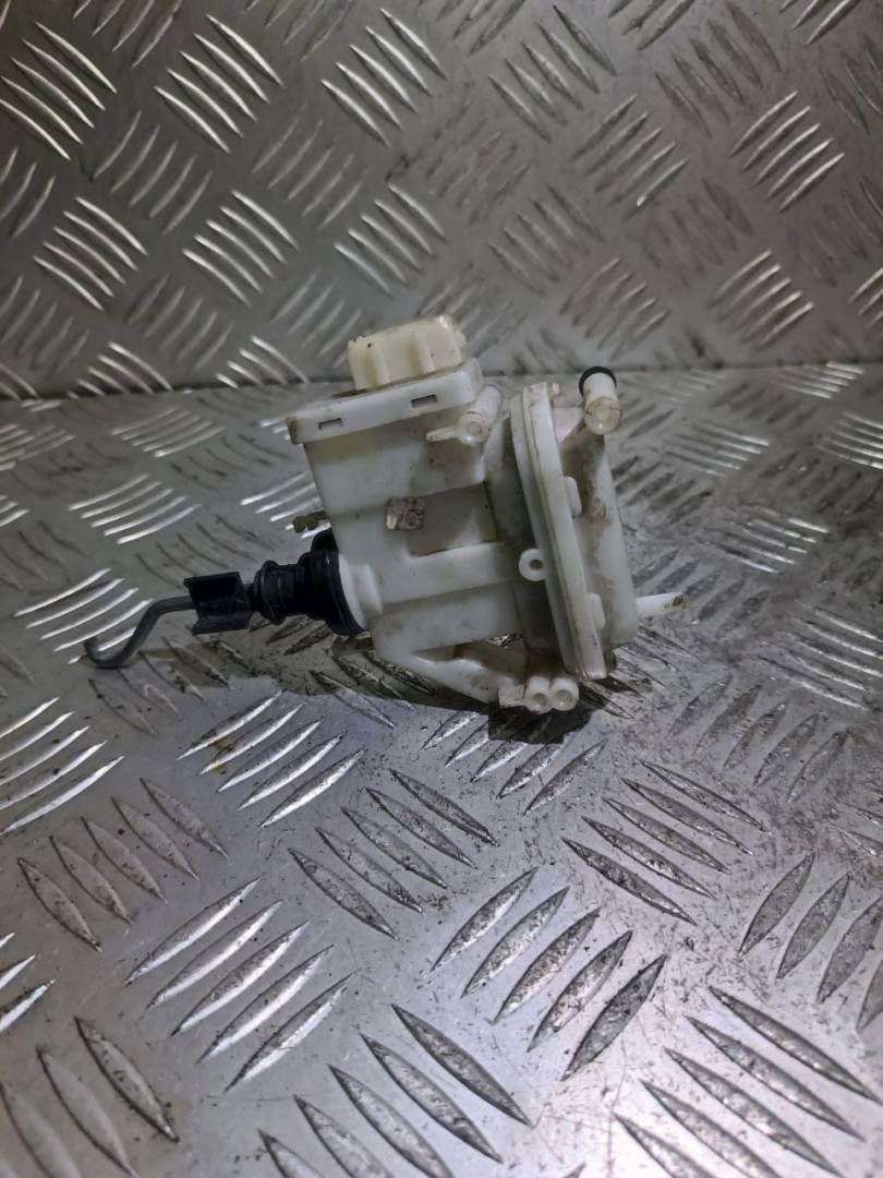 активатор (привод) замка двери Volkswagen Passat B3 1991, 357862153B - фото №1