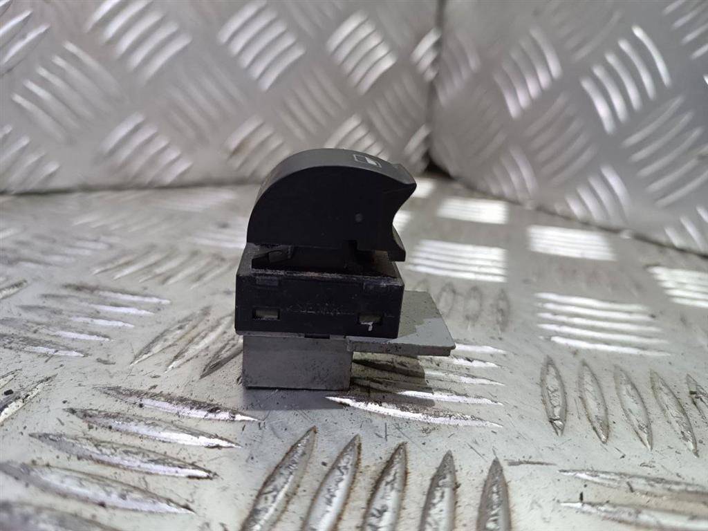 кнопка стеклоподъемника двери передней правой Audi A6 4B/C5 1999, 4B0959855A - фото №1