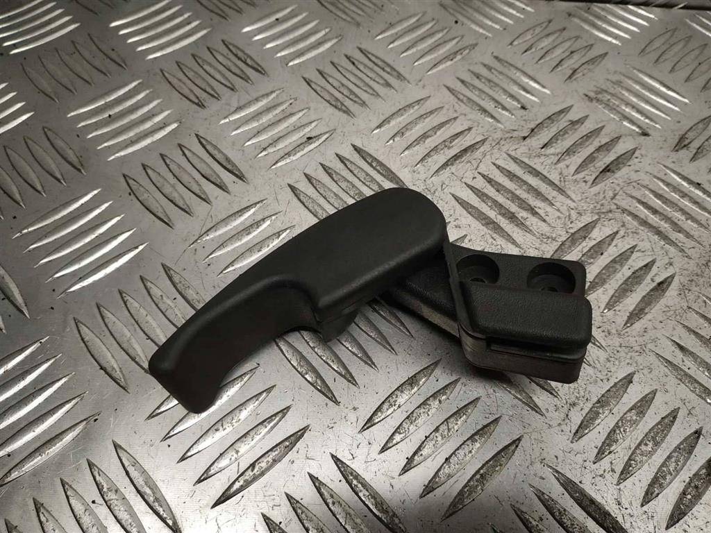 захватный крюк капота Volkswagen Golf 3 поколение 1995, 1H1823533 - фото №1