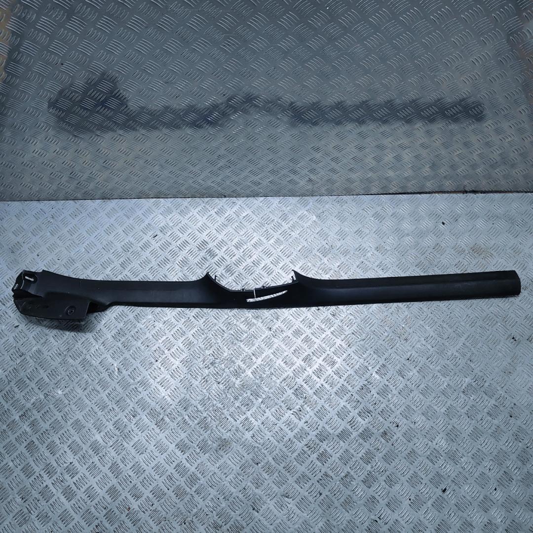 накладка на порог внутренняя Volkswagen Passat B6 2007, 2.0 л., TDi, дизель, 6МКПП, серебристый, универсал, передний привод, правый руль, 3C0853369 - фото №1