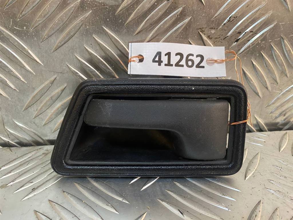 ручка внутренняя передняя левая Volkswagen Golf 2 поколение 1990, 321837235 - фото №1