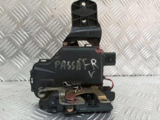 замок двери передней правой Volkswagen Passat B5 2000