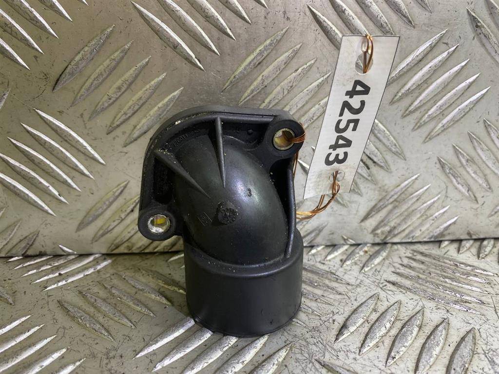 фланец (тройник) системы охлаждения Renault Megane 2 поколение 2006, 1.9 л., DCi, дизель, 7700113645 - фото №1