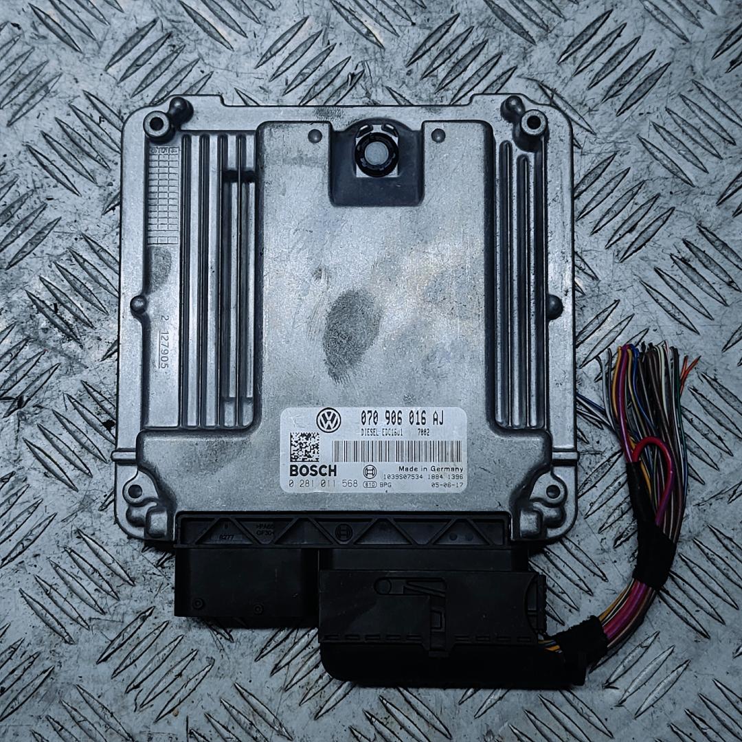 блок управления двигателем Volkswagen Transporter T5 2006, 2.5 л., TDi, AXD, дизель, робот, серебристый, микроавтобус, передний привод, правый руль, 070906016AJ, 0281011568 - фото №1