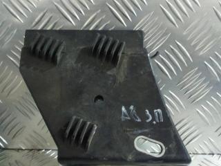 крепление бампера Audi A8 D2/4D 1998, 4D0807572