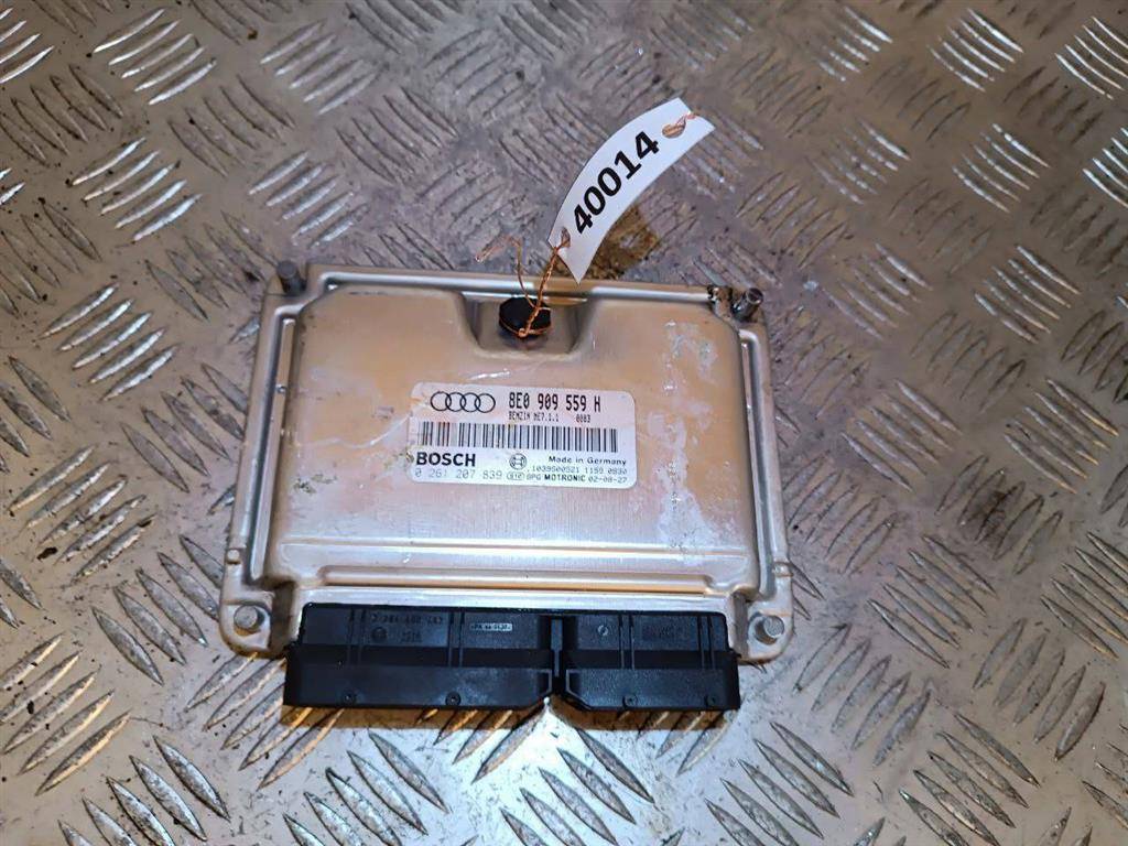 блок управления двигателем Audi A4 B6 2002, 3.0 л., i, бензин, АКПП, 8E0909559H, 0261207839 - фото №1