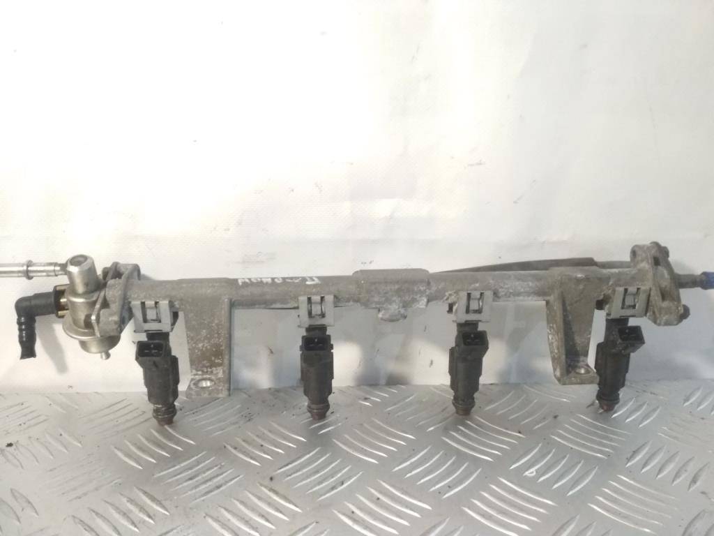 топливная рампа Ford Mondeo 2 поколение 1999, 1.8 л., i, бензин, 98F9H487 - фото №1