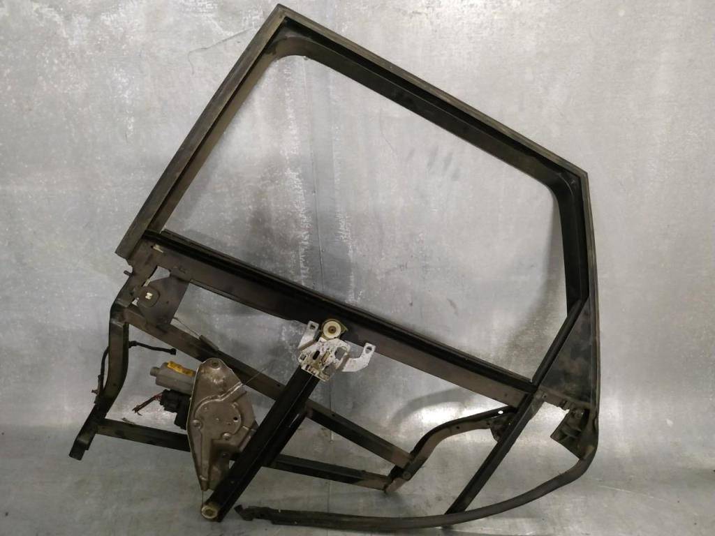 стеклоподъемник электрический задний левый Audi A6 4B/C5 2000, универсал, 4D0839397B - фото №1