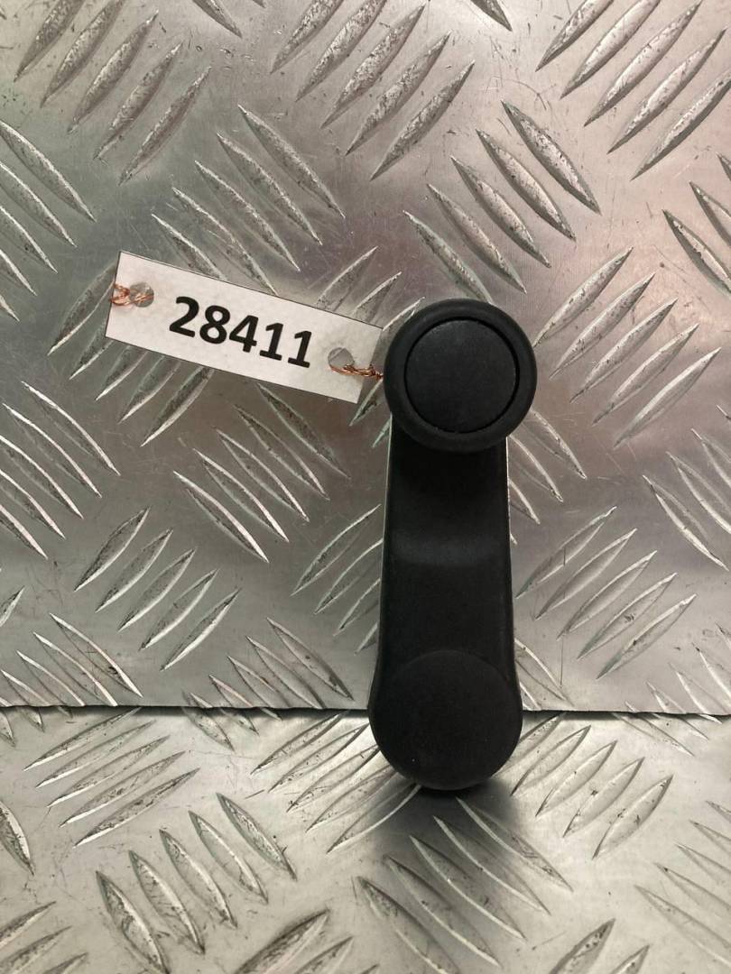 ручка стеклоподъемника Audi 100 4A/C4 1993, 893837597A - фото №1