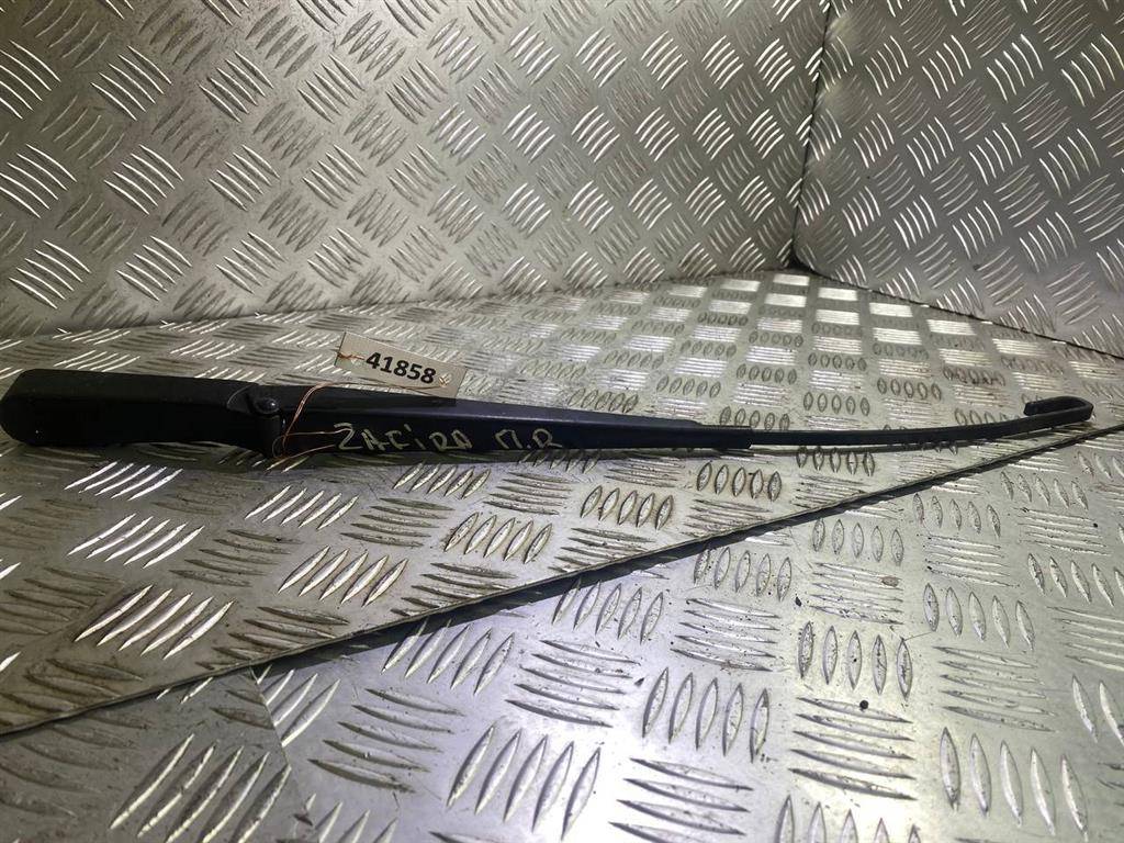 щеткодержатель (поводок стеклоочистителя, дворник) Opel Zafira 1 поколение (A) 2000, 90582558RH - фото №1